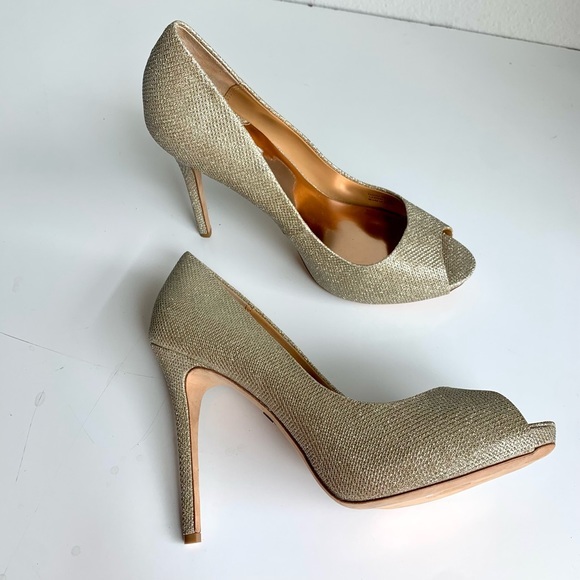 Badgley Mischka Gold glittery formal platform‎ pumps size 10. Ponderosa model. - Picture 3 of 12